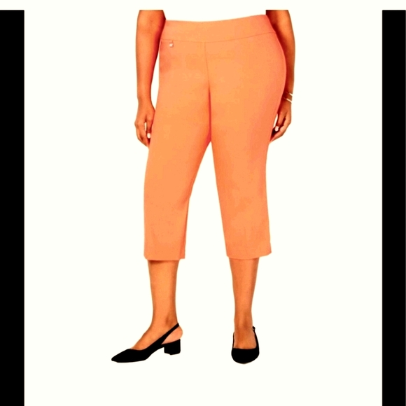 Alfani Pants - 28W Plus Alfani Capris  coral orange.